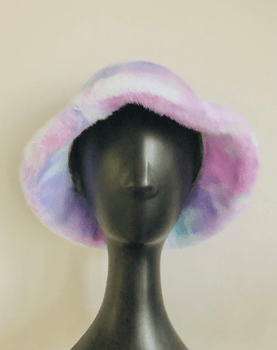 Vaalean pastellinen bucket-hattu