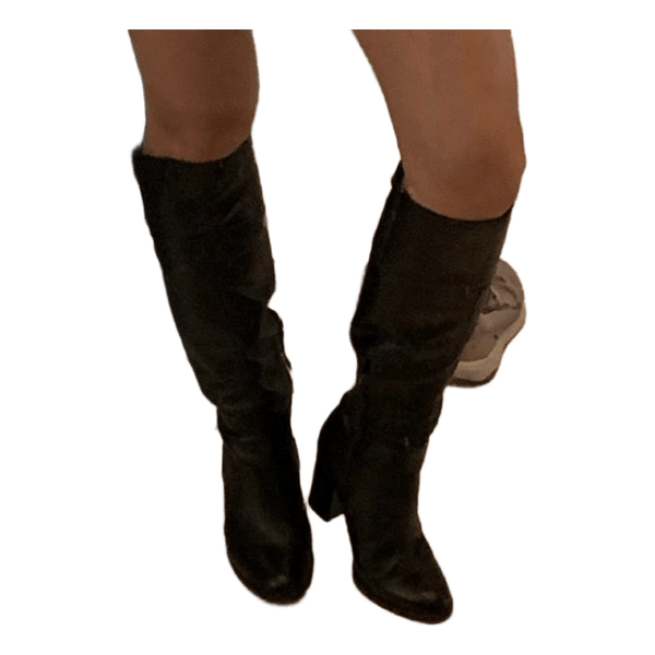 Mustat bootsit