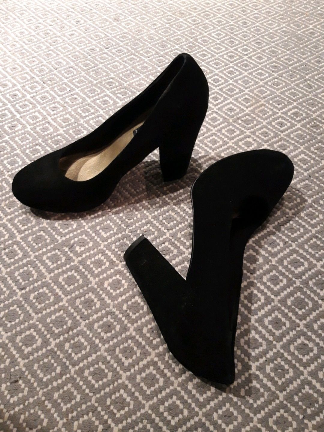 Dinsko heels