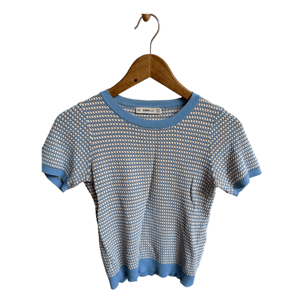 Lyseblå strikket t-shirt