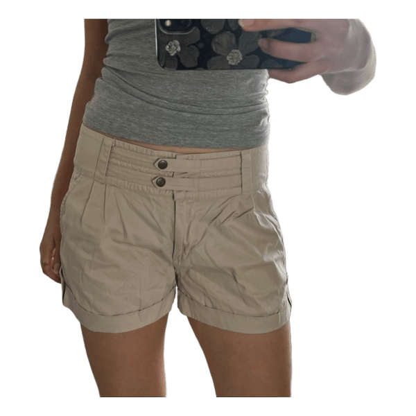 Beige shorts med knapper