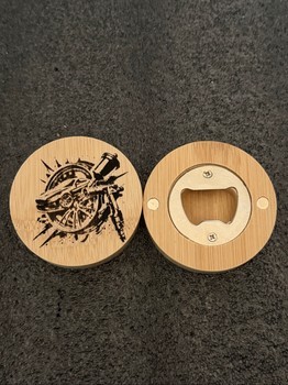 Medinis butelių atidarytuvas