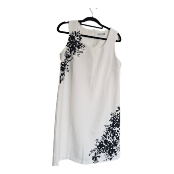 Robe blanche fleurie