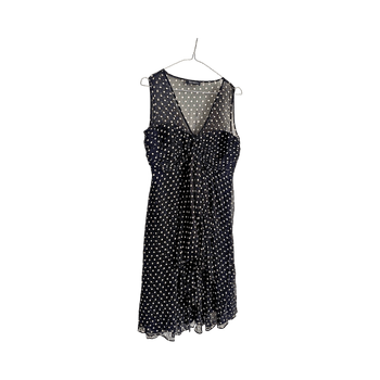 Pilkullinen mekko