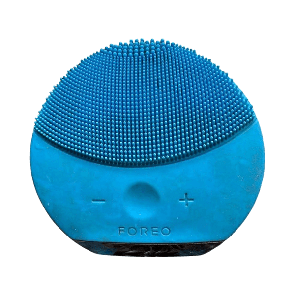 Facial cleansing brush