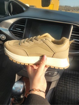 Beige platform sneakerss