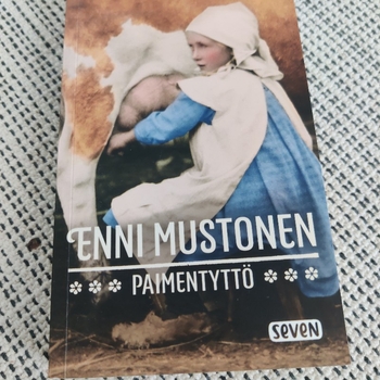 Paimentyttö kirja