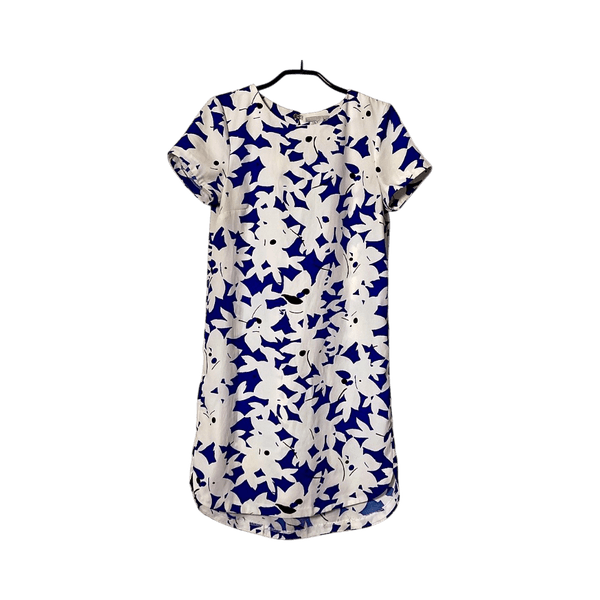 Kaunis mekko