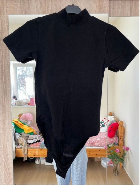 Black short sleeve bodysuit