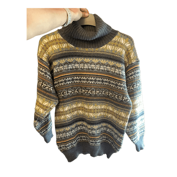 Stinna mønstret rullekrave sweater