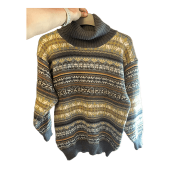 Stinna mønstret rullekrave sweater