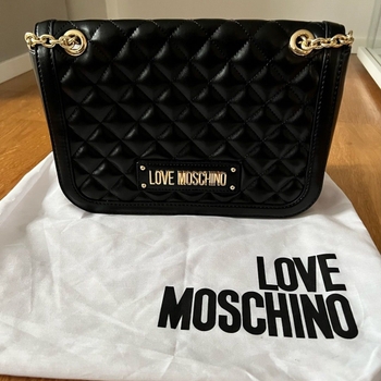 Love moschino bag