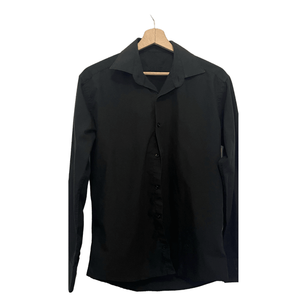 Black shirt