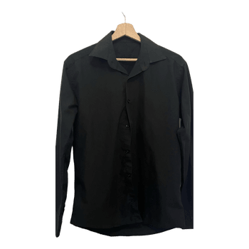 Black shirt