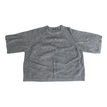 Gråstrikket kortærmet sweater