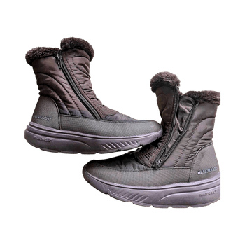 Brown cozy winter boots