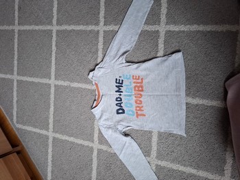 Grey long-sleeved shirt