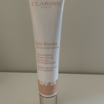 Clarins Skin Illusion sävytetty kosteusvoide