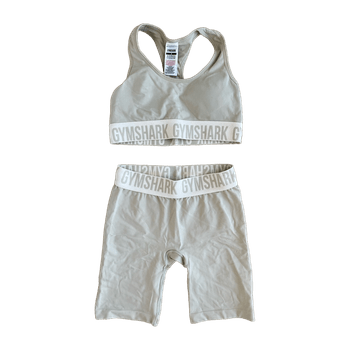Gymshark beige shortsisetti