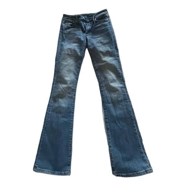 Blå utsvängda jeans