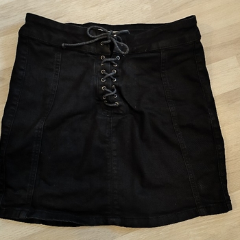 Gina Tricot minihame koko 38