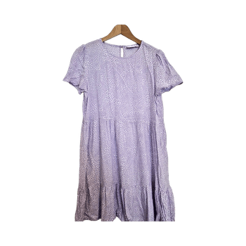 Lila pilkullinen mekko