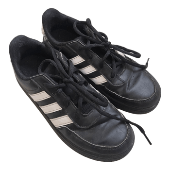 Mustat Adidas tennarit