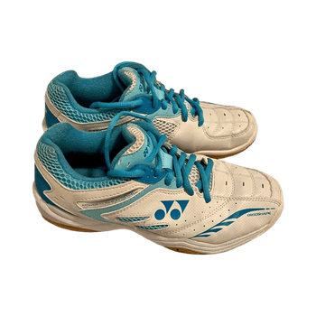 Badminton shoes
