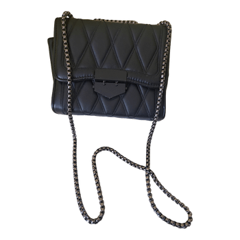 Juodi dygsniuotas krepšys