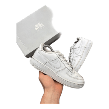White Nike Air Force 1