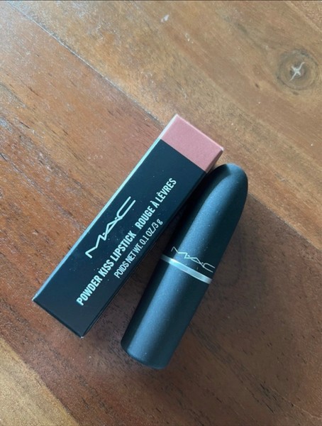 MAC powder kiss huulipuna Impulsive