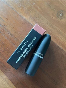 MAC powder kiss huulipuna Impulsive