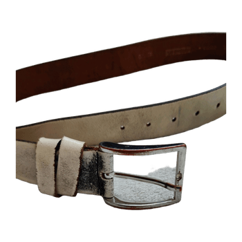 Nini’s leather belt