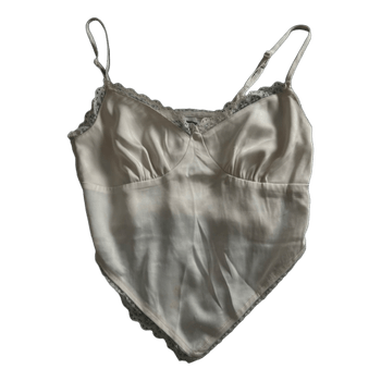 silkkinen pitsitoppi