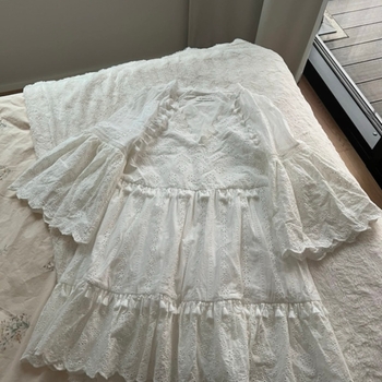 By Malina Khloe mekko