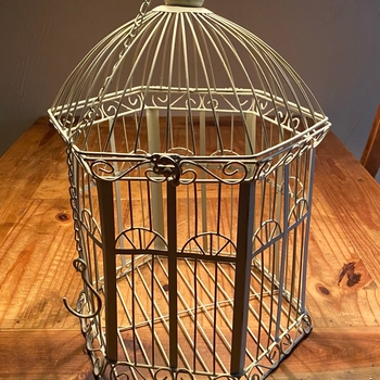 Sisustus lintuhäkki