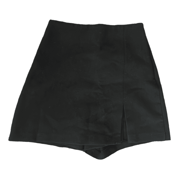 Sort skort med slids