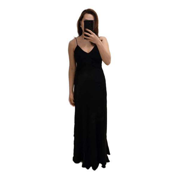 Long dress with v-neckline