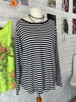 Black white striped top
