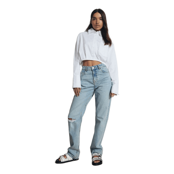 Light blue ripped jeans