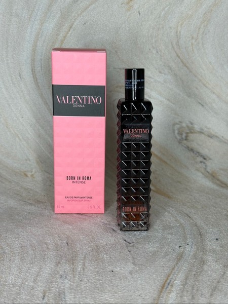 Valentino Donna Born In Roma