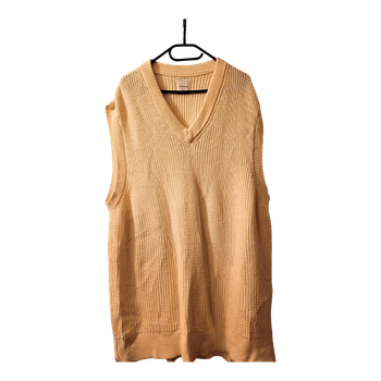 Reserved cream knit vest