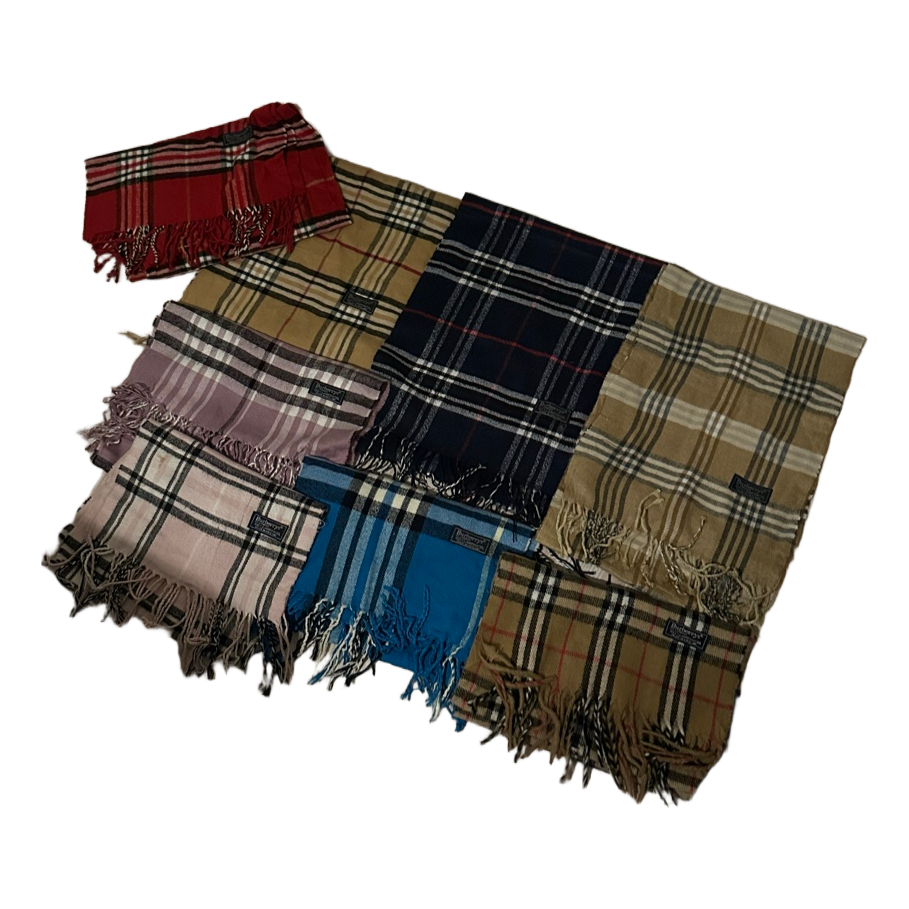 Burberry - Huivi (Lue bio)