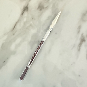 Precise micro eyebrow pencil