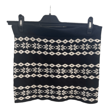 Black patterned knit skirt