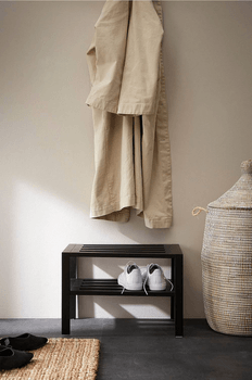 Plain shoe rack