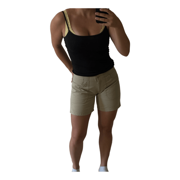 Beige cargo shortsit