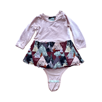 Vaaleanpunainen vauvan bodymekko