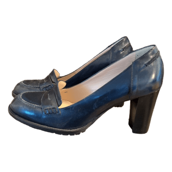 Siniset nahkakorkokengät
