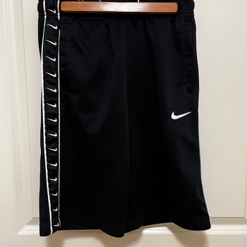 Miesten mustat Nike urheilushortsit